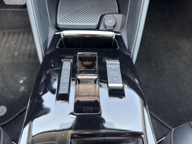 CITROEN C4 PureTech 130 Stop & Start EAT8 Max Automatikgetriebe Ansicht 14 für Fahrzeugdetailseite