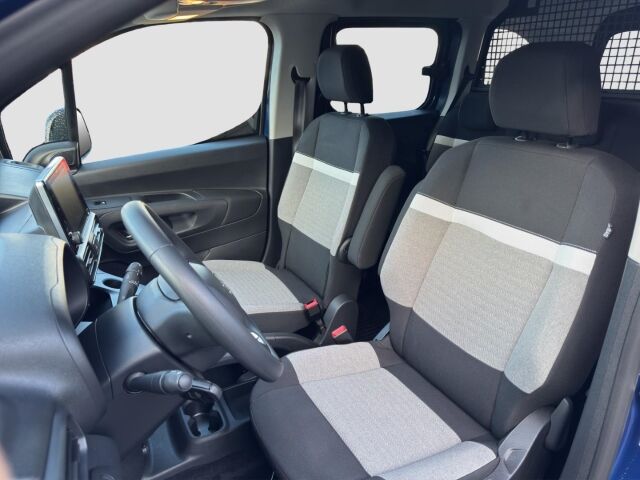 CITROEN Berlingo 1.2 PureTech 110 Stop & Start  Feel 8 BEREIFT Ansicht 9 für Fahrzeugdetailseite