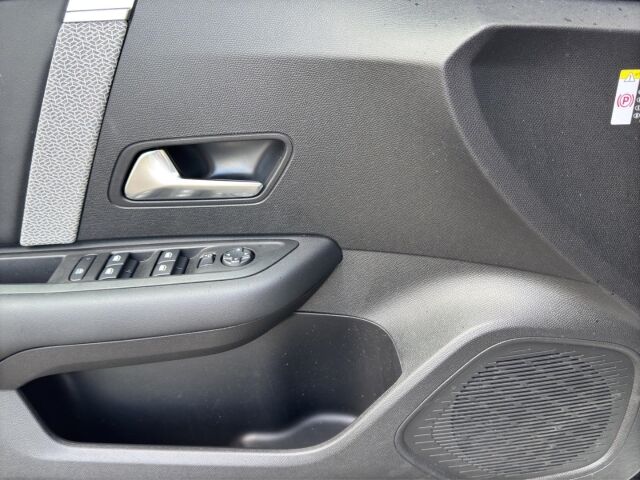 CITROEN C4 PureTech 130 Stop & Start EAT8 Max Automatikgetriebe Ansicht 12 für Fahrzeugdetailseite