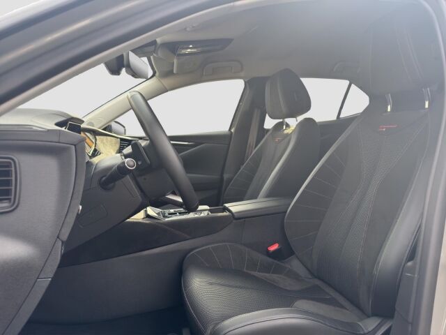 DS AUTOMOBILES DS4 E-Tense Performance Line  PLUG IN HYBRID ALLWETTERREIFEN Ansicht 9 für Fahrzeugdetailseite