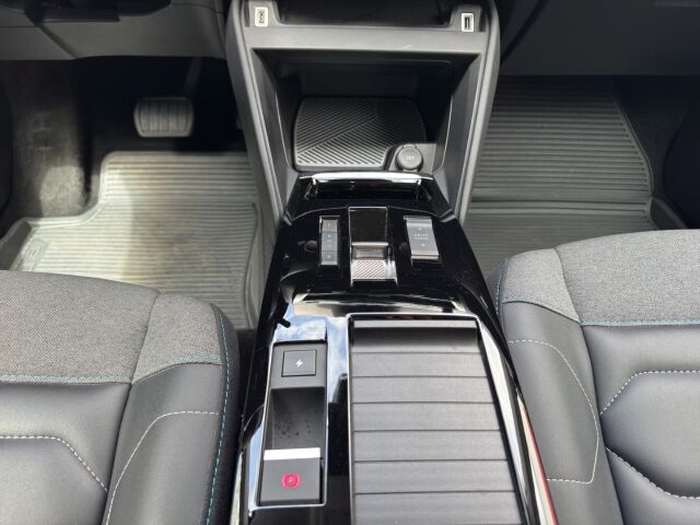 CITROEN C4 e- Shine  IV  ELECTRIC  136  8  FACH   BEREIFT Ansicht 14 für Fahrzeugdetailseite