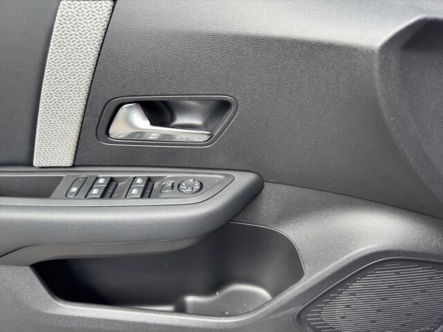CITROEN C4 PureTech 130 Stop & Start EAT8 Max 8 FACH BEREIFT Ansicht 12 für Fahrzeugdetailseite
