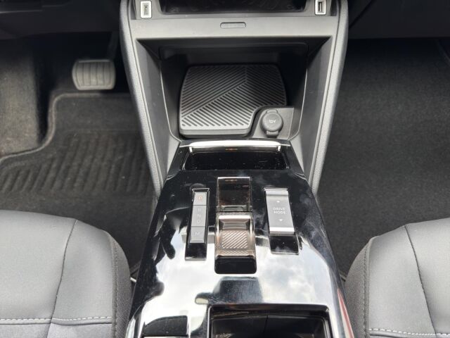 CITROEN C4 PureTech 130 Stop & Start EAT8 Max 8 FACH BEREIFT Ansicht 14 für Fahrzeugdetailseite