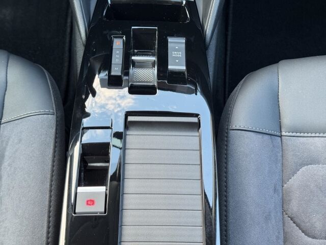 CITROEN C4 PureTech 130 Stop & Start  EAT8 Max 8 FACH BEREIFT Ansicht 14 für Fahrzeugdetailseite