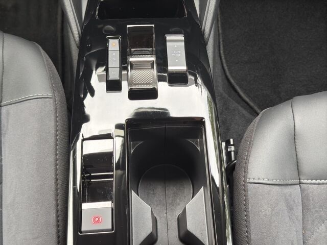 CITROEN C4 PureTech 130 Stop & Start EAT8 Max Automatikgetriebe Ansicht 14 für Fahrzeugdetailseite