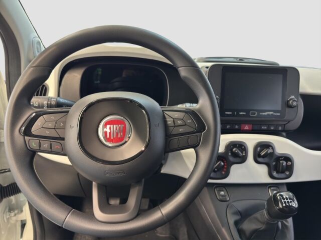 FIAT Pandina 1.0 GSE Hybrid 48 kW Cross 6-Gang Schaltgetriebe Ansicht 10 für Fahrzeugdetailseite