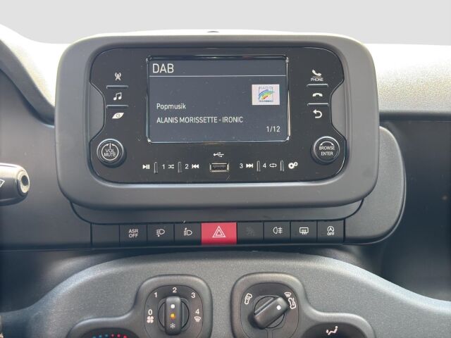 FIAT Pandina Icon Hybrid 1.0 GSE 4 6 GANG SCHALTGETRIEBE Ansicht 15 für Fahrzeugdetailseite