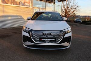 AUDI Q4 40 e-tron S-LINE +PANORAMA+KAMERA+ACC+AHK