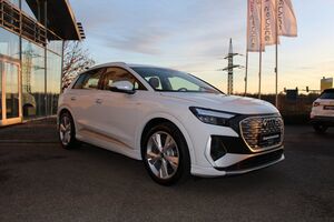 AUDI Q4 40 e-tron S-LINE +PANORAMA+KAMERA+ACC+AHK