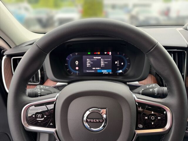 VOLVO XC60 B4 Diesel AWD Ultimate Dark HUD Pano Standh Ansicht 8 für Fahrzeugdetailseite