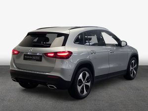 MERCEDES-BENZ GLA 180 d 8G Progressive Advanced PLUS/Night/AHK GLA