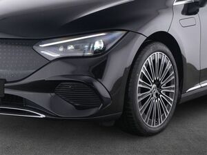 MERCEDES-BENZ EQE 300 Electric Art PREMIUM-Pano-AHK-20-DigiLight EQE