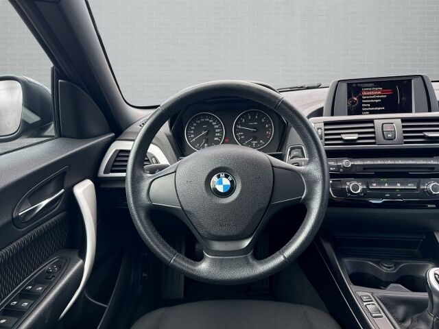 BMW 218 i Cabrio 2er - 218i +SHZ Kamera CarPlay DAB LMFelgen Navi+ Ansicht 11 für Fahrzeugdetailseite