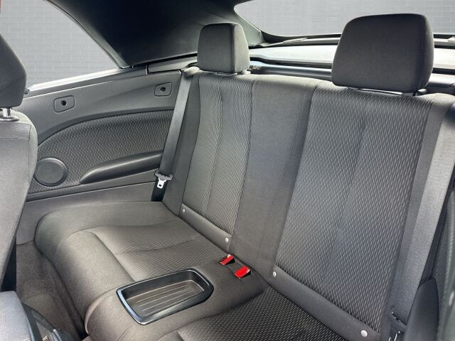BMW 218 i Cabrio 2er - 218i +SHZ Kamera CarPlay DAB LMFelgen Navi+ Ansicht 14 für Fahrzeugdetailseite