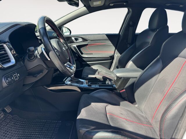 KIA Ceed GT El. Panodach Navi Leder Digitales Cockpit Memory Sitze Soundsystem JBL LED ACC Ansicht 11 für Fahrzeugdetailseite