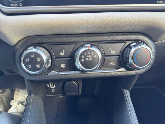 NISSAN Micra Kiiro 1.0 IG-T 5MT 92 PS Navi CarPlay Sitzheizung Spurkontrolle Licht- Regensensor Ansicht 17 für Fahrzeugdetailseite