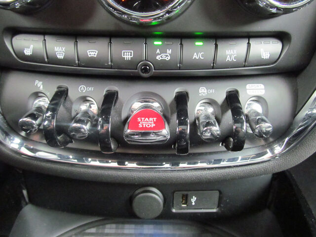 MINI Cooper D Clubman LED Navi HUD PanoD.Kamera Ha/Ka Bluetooth Head Up Display Klima Einparkhilfe el. Fe Ansicht 15 für Fahrzeugdetailseite