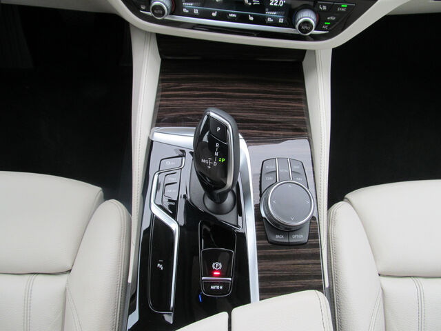 BMW 520 d xDrive Leder Standh.HUD ACC Laser 18 Bluetooth Navi Vollleder Klima Standhzg PDC el. Fenster Ansicht 11 für Fahrzeugdetailseite