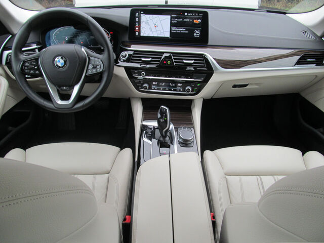 BMW 520 d xDrive Leder Standh.HUD ACC Laser 18 Bluetooth Navi Vollleder Klima Standhzg PDC el. Fenster Ansicht 9 für Fahrzeugdetailseite