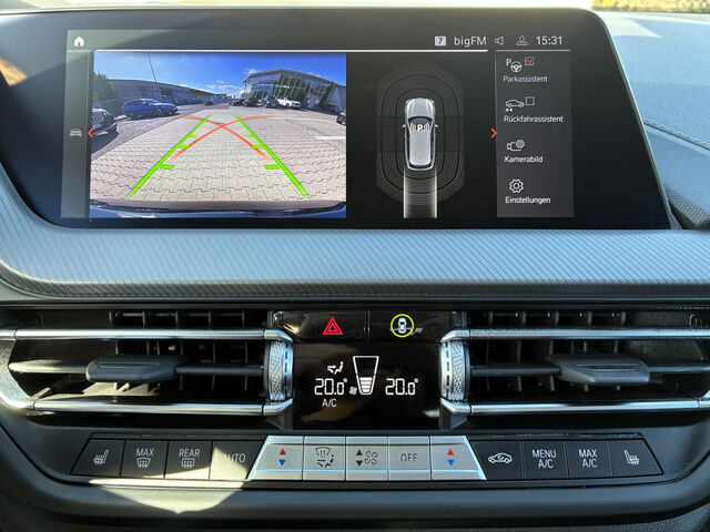 BMW 118 i M Sport Pro HUD PanoD. EDITION COLORVISION Sportpaket Bluetooth Navi LED Vollleder Klima PDC el Ansicht 13 für Fahrzeugdetailseite