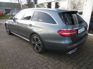 MERCEDES-BENZ E 400 T d Aut/9G 4Matic *Avantgarde* mit AHK...