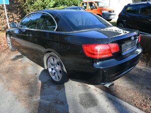 BMW 320 iAut Cabrio Klimaaut Leder Bluet PDC Bi-Xen...