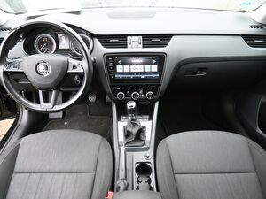 SKODA Octavia 1.5 TSI Combi *Style* Navi LED ACC 17Alu...