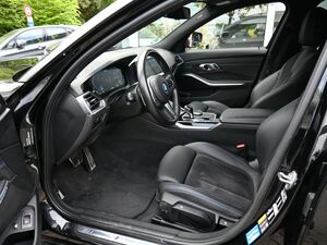 BMW 320 e tour *M Sport*Au t Navi Alcantara RFK 19Alu...