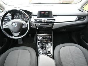 BMW 218 Active Tourer i Klima Sitzheiz PDC 1.Hand...