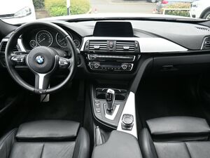 BMW 320 dAut tour*M Sport* Navi Leder LED PDC 18Alus...