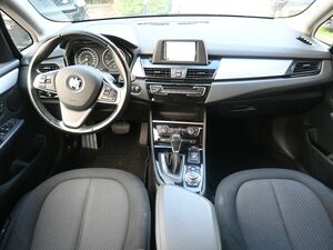 BMW 218 Gran Tourer iAut *Advantage* NAVI LED 18Alus...