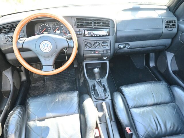 VW Golf Cabriolet 1.6 *Classicline* Leder 17Alus...