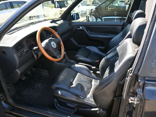 VW Golf Cabriolet 1.6 *Classicline* Leder 17Alus...