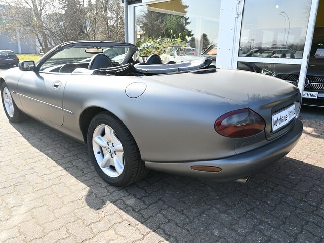 JAGUAR XK8 4.0-V8 Convertible *deutsches Auto*...