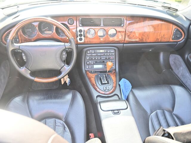 JAGUAR XK8 4.0-V8 Convertible *deutsches Auto*...