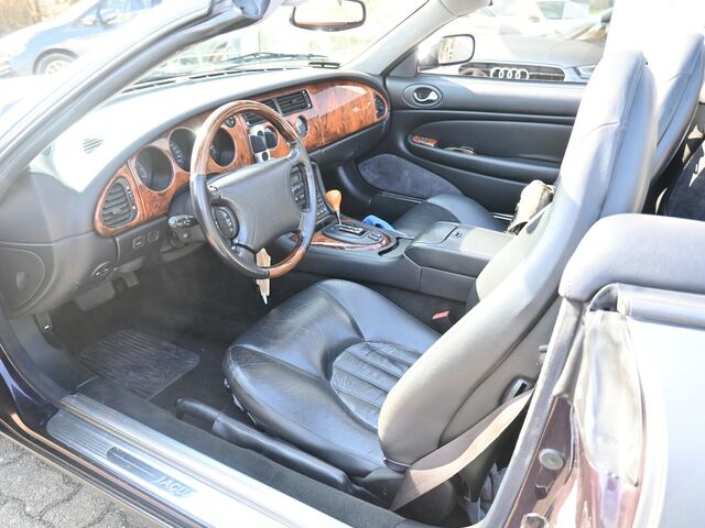 JAGUAR XK8 4.0-V8 Convertible *deutsches Auto*...