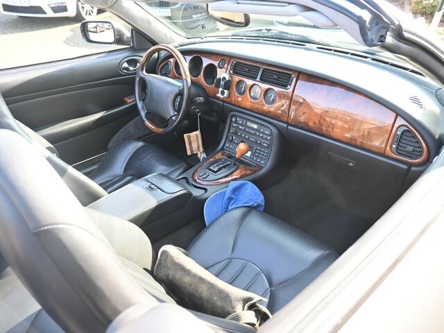 JAGUAR XK8 4.0-V8 Convertible *deutsches Auto*...