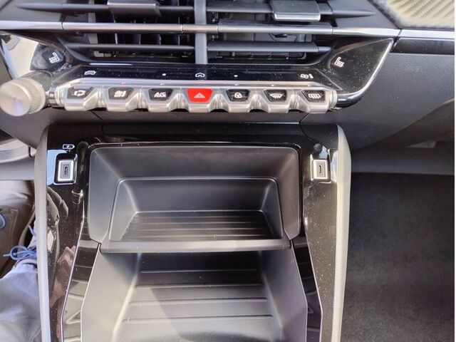 PEUGEOT 2008 Style / Navi / LED/SHZ/PDC/Kam... Ansicht 14 für Fahrzeugdetailseite