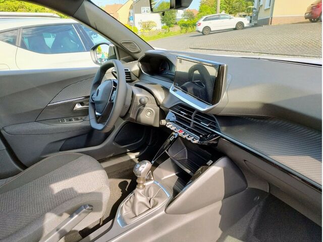 PEUGEOT 2008 Style / Navi / LED/SHZ/PDC/Kam... Ansicht 4 für Fahrzeugdetailseite