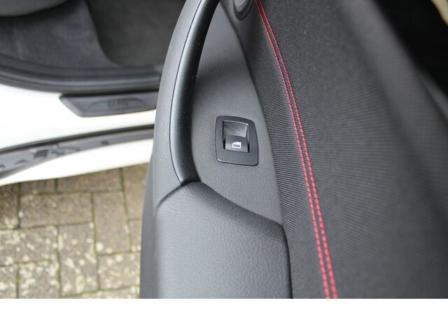 BMW X1 xDrive 20 i SportLine NAVI/LED/Sitzh./AHK... Ansicht 11 für Fahrzeugdetailseite