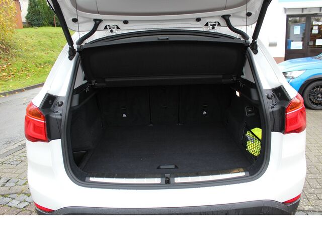 BMW X1 xDrive 20 i SportLine NAVI/LED/Sitzh./AHK... Ansicht 14 für Fahrzeugdetailseite