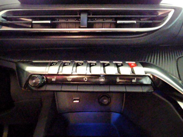 PEUGEOT 5008 Ansicht 11 für Fahrzeugdetailseite
