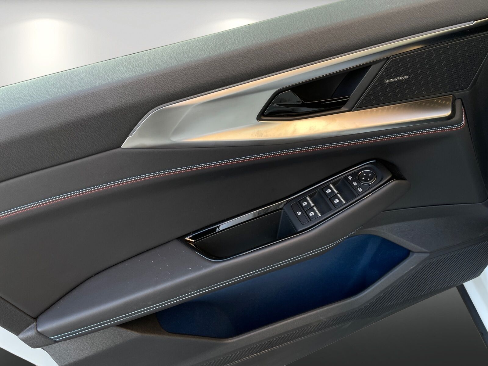 RENAULT Rafale Esprit Alpine E-Tech Full Hybrid 200 Ansicht 14 für Fahrzeugdetailseite
