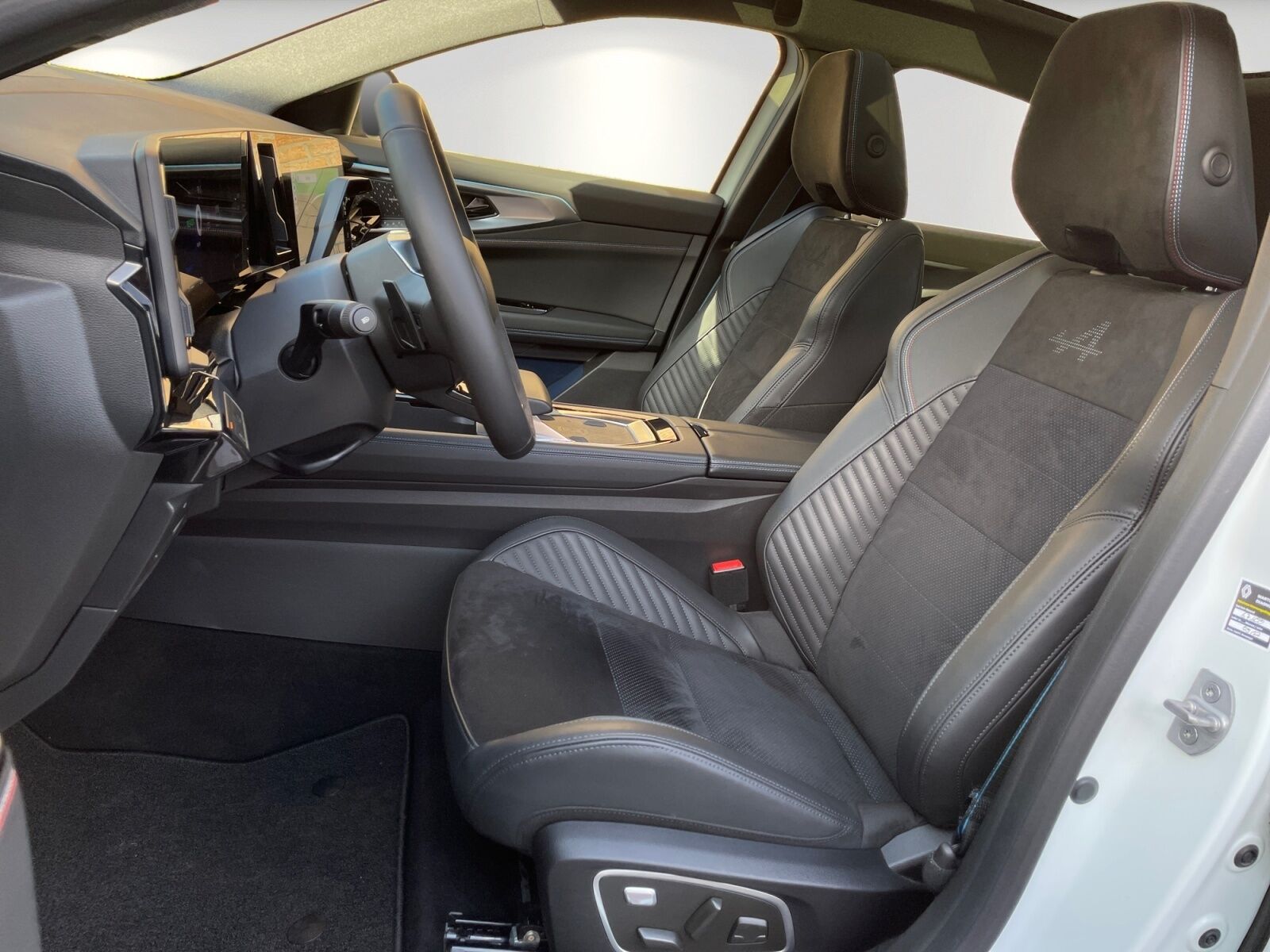 RENAULT Rafale Esprit Alpine E-Tech Full Hybrid 200 Ansicht 8 für Fahrzeugdetailseite