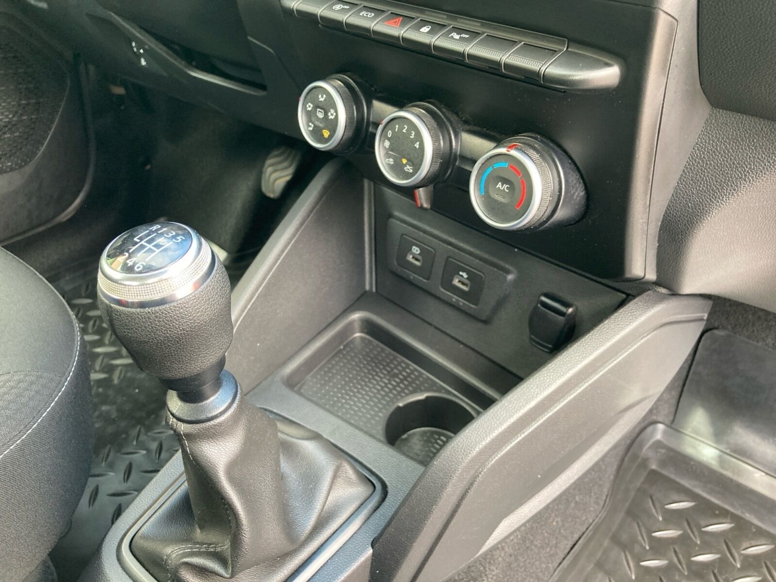 DACIA Duster Comfort TCe 130 Ansicht 17 für Fahrzeugdetailseite