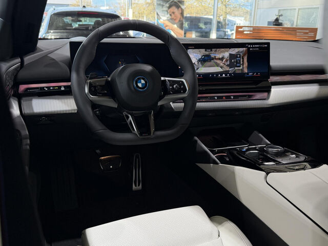 BMW i5 xDr.M Sport Pro HUD ACC P+ B&W Lenkh.AHK 19 Sportpaket Bluetooth Navi LED Klima Standhzg PDC el. Ansicht 11 für Fahrzeugdetailseite