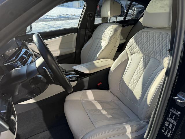 BMW 540 d xDr. M Sport Pro IntAktL.ACC KomfS.AHK 20 Sportpaket Bluetooth HUD Navi Vollleder Klima Aktivle Ansicht 10 für Fahrzeugdetailseite