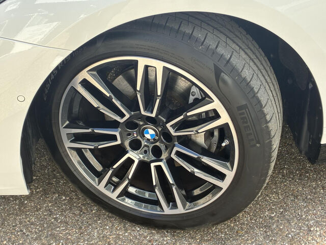 BMW 540 d xDr.M Sport Standh.AutobahnAss.Sitzbel.Ha/K Sportpaket Bluetooth HUD Navi LED Vollleder Klima S Ansicht 9 für Fahrzeugdetailseite