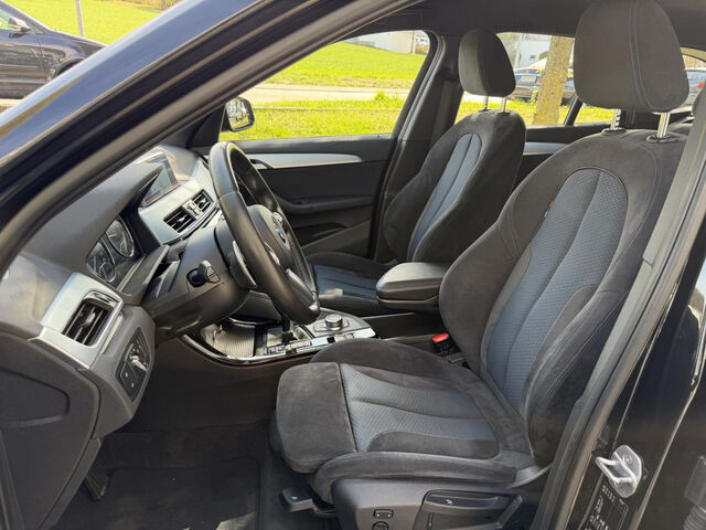 BMW X1 xDrive20i M Sport Kamera Navi HiFi Sitzh.19 Sportpaket Bluetooth LED Klima Aktivlenkung PDC el. F Ansicht 9 für Fahrzeugdetailseite