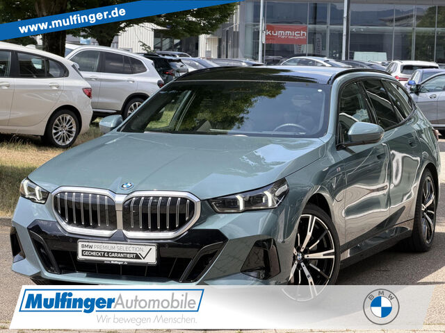 BMW 550 e T.xDr.M Sport IntAktiv.Pano.AutoBahnAss.AHK Sportpaket Bluetooth HUD Navi LED Vollleder Klima A Ansicht 1 für Fahrzeugdetailseite